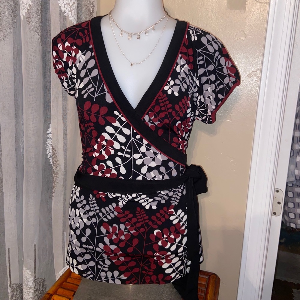 Merona wrap leaf multicolored blouse-size M